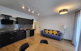 Duzy Apartament W Centrum - 3 Pokoje - Garaz